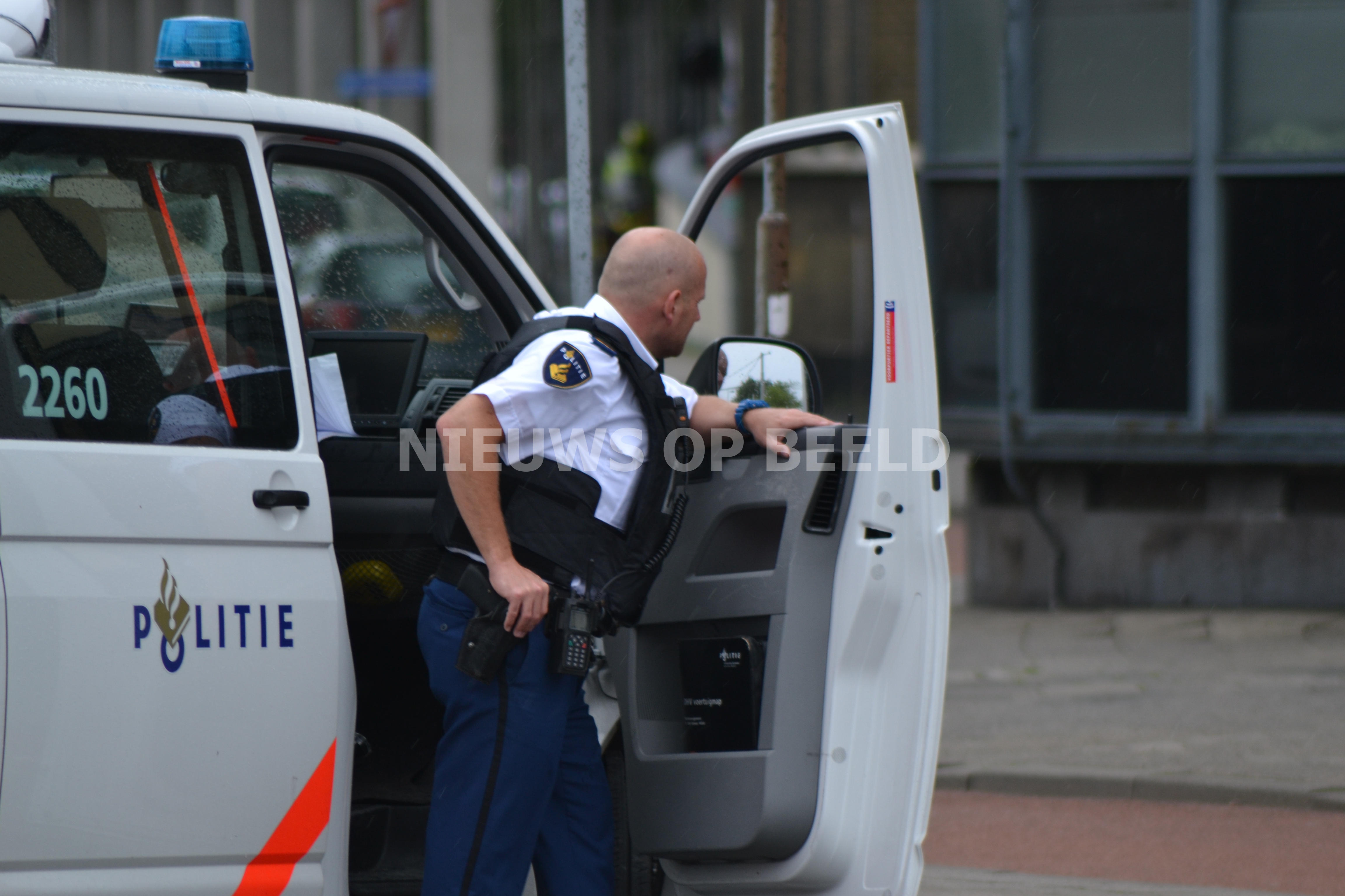 Politie lost waarschuwingsschoten na achtervolging Capelle-West - Nieuws op Beeld
