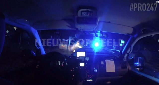Brandstofdieven rammen politieauto Korte Schenkel Leerbroek - Nieuws op Beeld