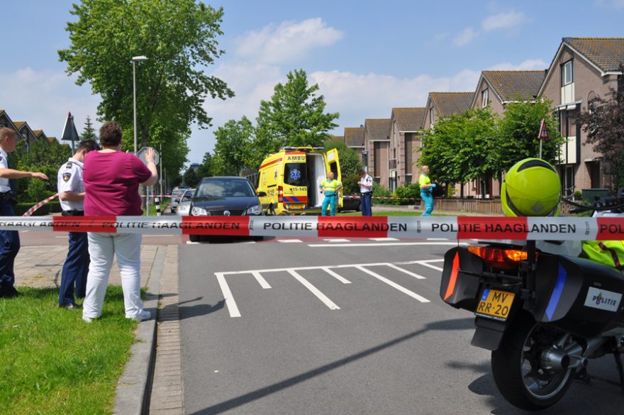 Aanrijding tussen scooter en auto op de Tintlaan in Zoetermeer Nieuws