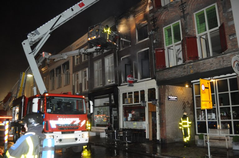 Zeer grote brand in binnenstad Dordrecht