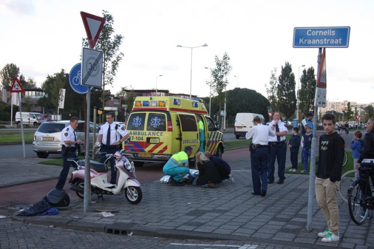 Twee gewonden bij scooterongeval