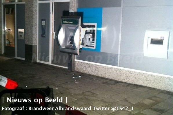 Plofkraak op geldautomaat Dorpsdijk in Rhoon