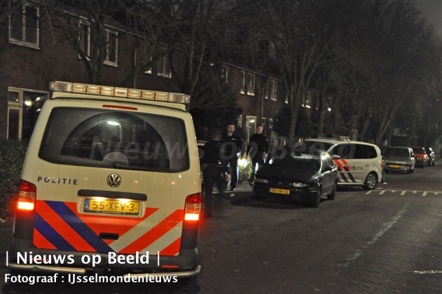 Politie op zoek naar inbrekers in Vreewijk