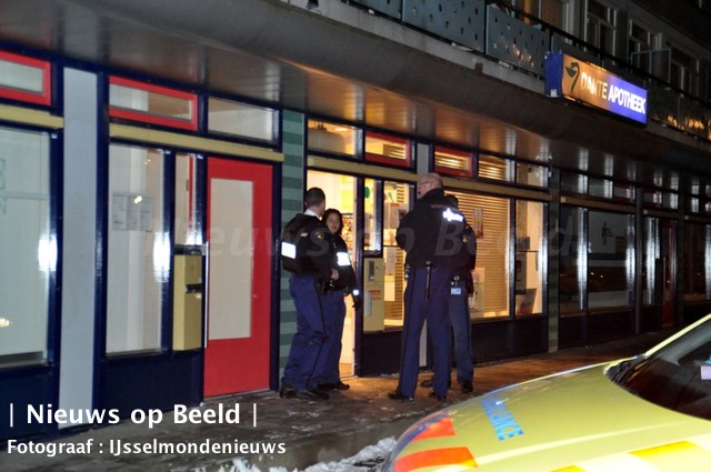 Lichtgewonde bij overval op Apotheek Rotterdam Lombardijen