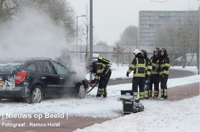 Auto uitgebrand Aveling Rotterdam Hoogvliet