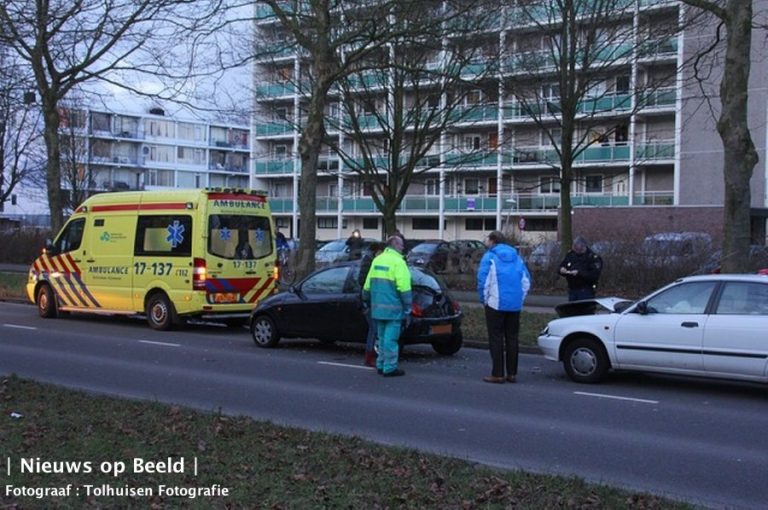 Gewonde bij ongeval tussen twee voertuigen