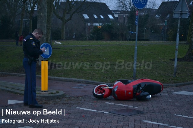 Gewonde na aanrijding met scooter Roer Rotterdam