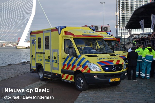 Nieuwe hulpverleningsvoertuigen overgedragen aan Rotterdam