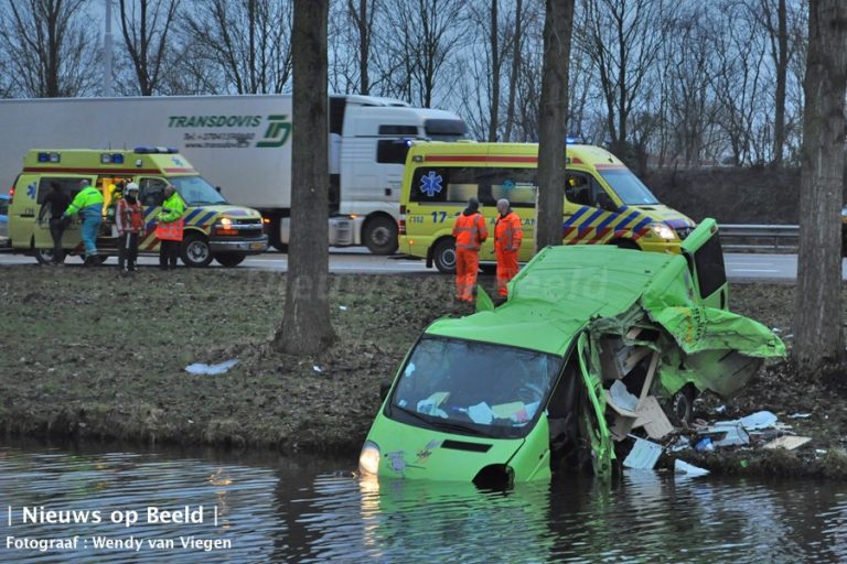 Flinke schade en gewonde bij ongeval A20 Capelle aan den IJssel