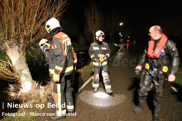 07-02-13-berkenwoude-auto-water-5