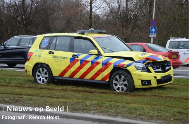Ongeval met Ambulance voertuig Westzeedijk
