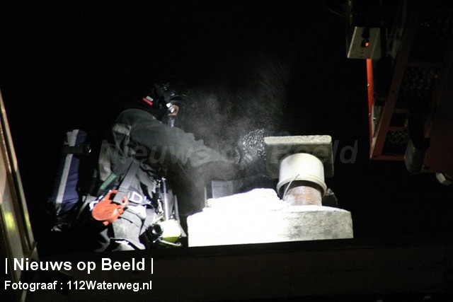 02-03-13-Emmastraat-Vlaardingen-schoorsteenbrand4
