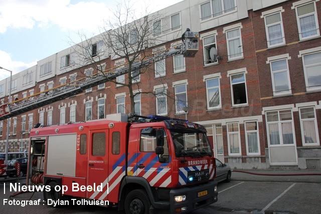 13-03-13-Duivenvoordestraat-Rotterdam-grotebrand1
