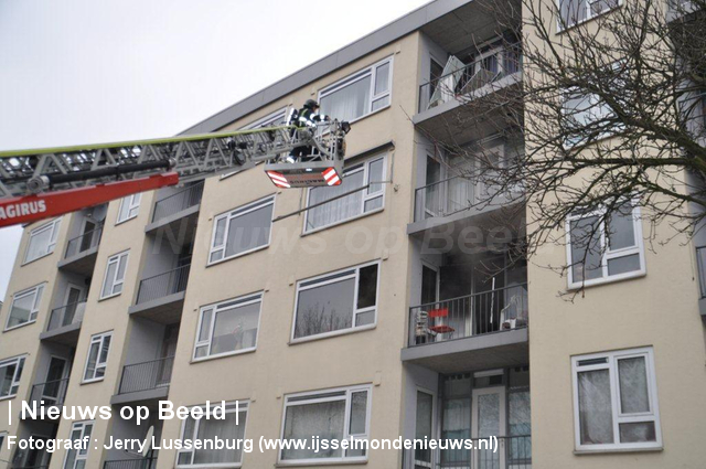 foto-jerry-lussenburg-portiekbrand-lombardijen-28-03-13-4
