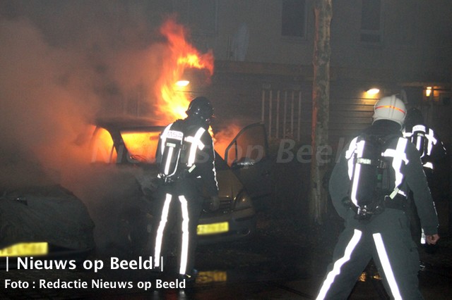 foto-redactie-31-03-13-autobrand-parallelweg-3