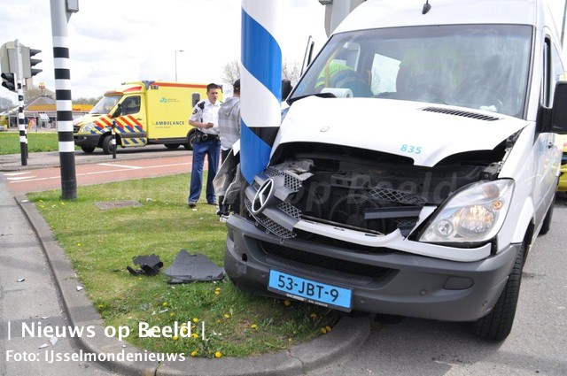 Ongeval met taxibus Van Zandvlietweg Rotterdam