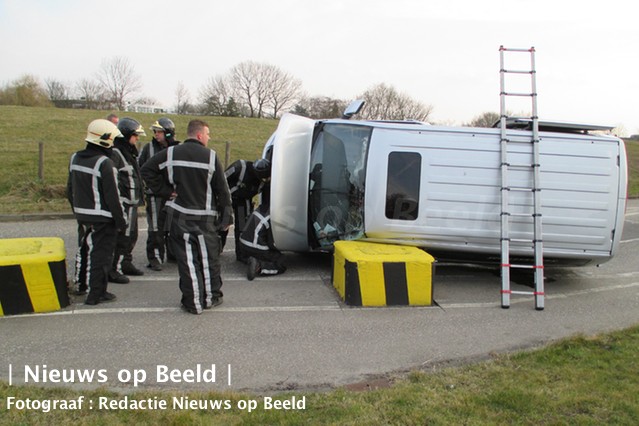 03-04-13-ongeval-ringdijk-1
