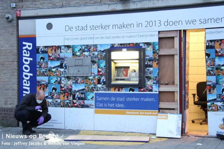 Ramkraak op pinautomaat Rabobank Oude Watering Rotterdam (video)