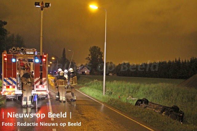 Auto in sloot na slippartij Bredeweg Moerkapelle