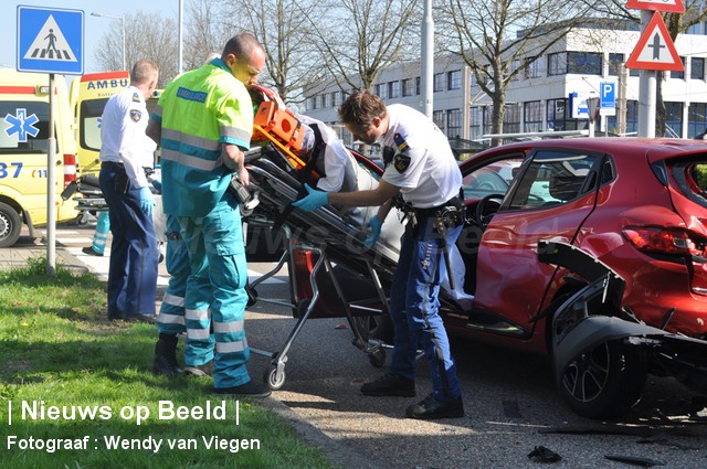 Twee gewonden na aanrijding Prins Alexanderlaan Rotterdam