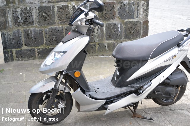 02-05-13-Haringvliet-Rotterdam-Aanrijding-scooter1