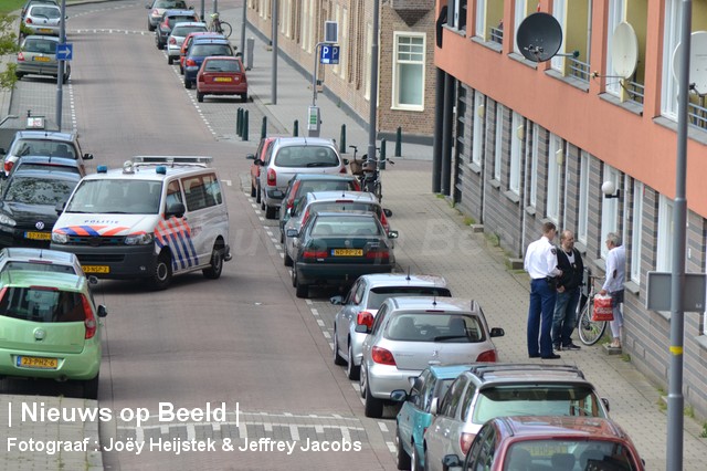 04-05-13-Bellamystraat-Rotterdam-Spangen-Schietpartij14