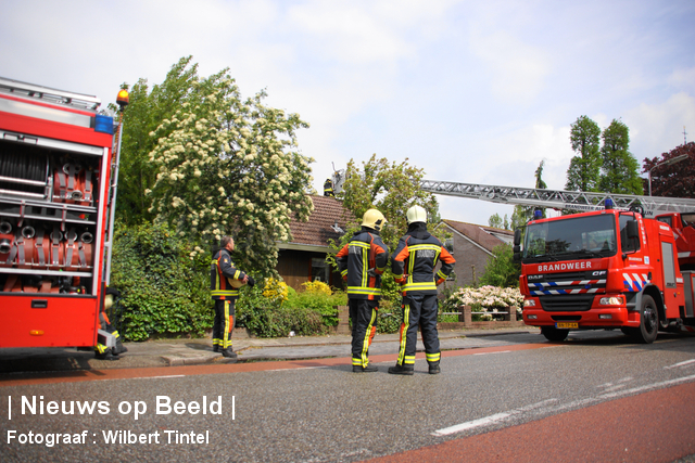 foto-wilbert-tintel-schoorsteenbrand-dorpsstraat-koudekerk-24-05-13-3