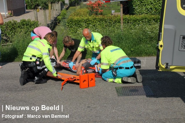 Wielrenner gewond na botsing met auto Tentweg Stolwijk