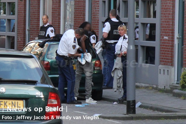 Man (25) in rug geschoten bij schietpartij Versijdenstraat Rotterdam (VIDEO)