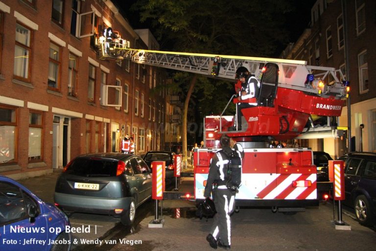 Woningen ontruimd door felle brand Van Heusdestraat Rotterdam (video)