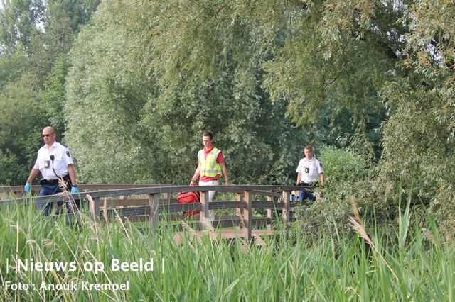 20-06-13-jongen-valt-uit-boom-delfgauw-3