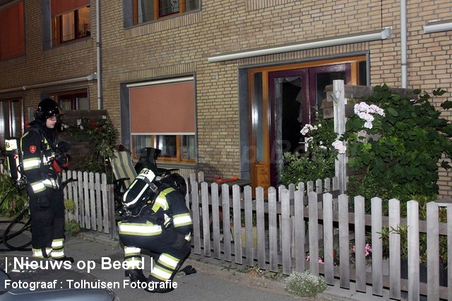 Vier gewonden na fikse brand in woning Zyll de Jongstraat Rotterdam Pernis