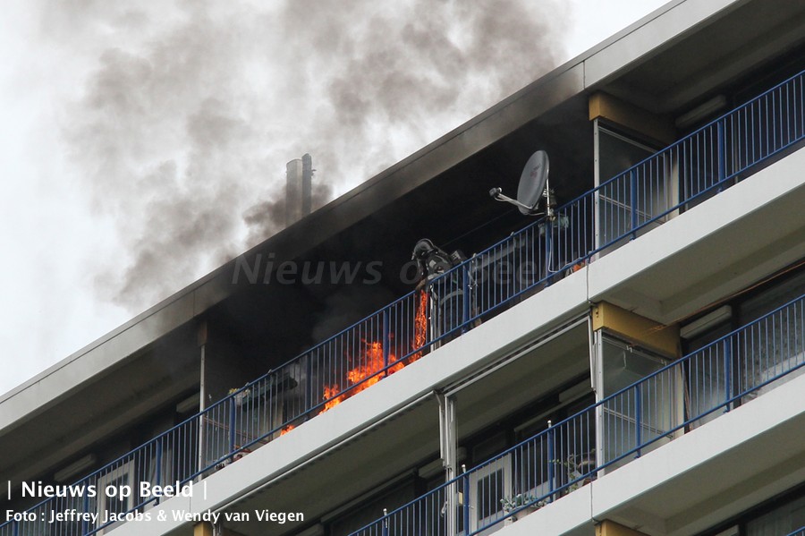17-07-13-brand-viervantstraat-1