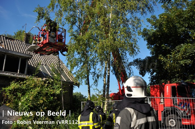 19-07-13-poortugaal-middelbrand-boerderij-3