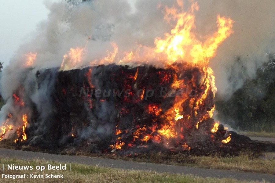 21-07-13-koedoodpad-buitenbrand-hooibalen-3