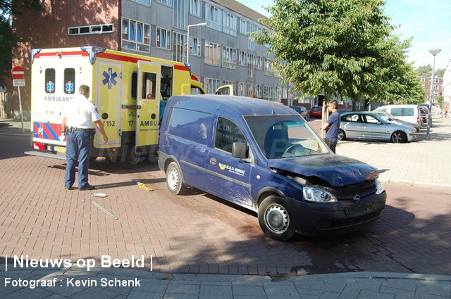 05-09-13-FransBekkerstraat-Rotterdam-Aanrijding2 05-09-13-FransBekkerstraat-Rotterdam-Aanrijding2.jpg