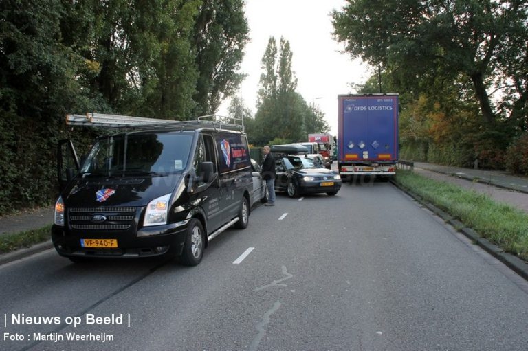 Twee botsingen door drukte Marathonweg Vlaardingen