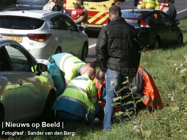 Twee gewonden na aanrijding tussen meerdere voertuigen Australiëweg Zoetermeer