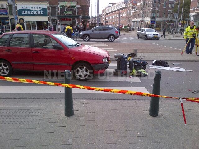 Man (75) zwaargewond na ongeval met scootmobiel Schiedamseweg Rotterdam