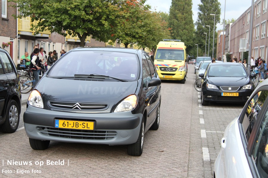 04-10-13-meester-arendstraat-rotterdam-ongeval-2 04-10-13-meester-arendstraat-rotterdam-ongeval-2.jpg