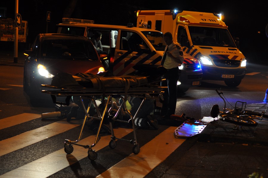 gewond na aanrijding met personenauto, Landmeter Spijkenisse