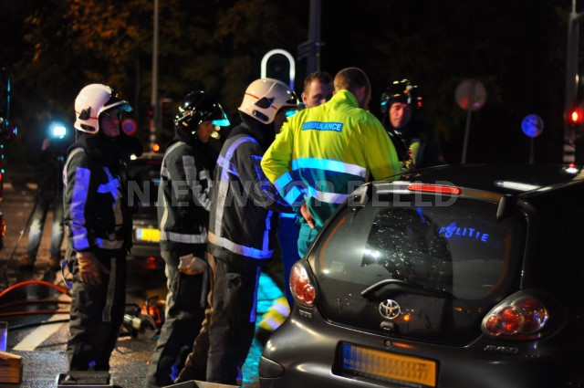 Bestuurster gewond na aanrijding met een auto Oldegaarde Rotterdam