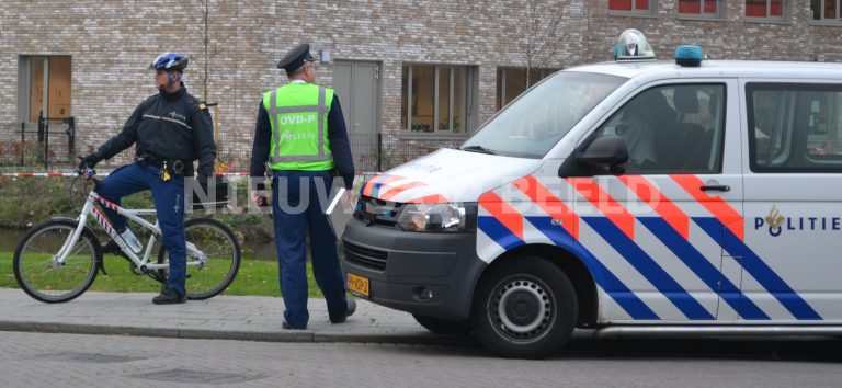 Jongens aangehouden na gooien van vuurwerk in brievenbus Piet van de Polsingel Rotterdam