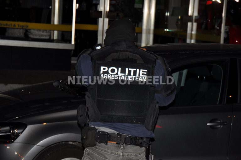 Drugsdealers aangehouden na inval van arrestatieteam Rotterdam-Zuid