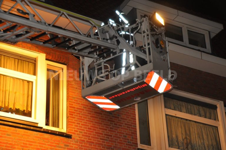 Brandweer zeer snel aanwezig bij keukenbrand in woning Moerkerkestraat Rotterdam
