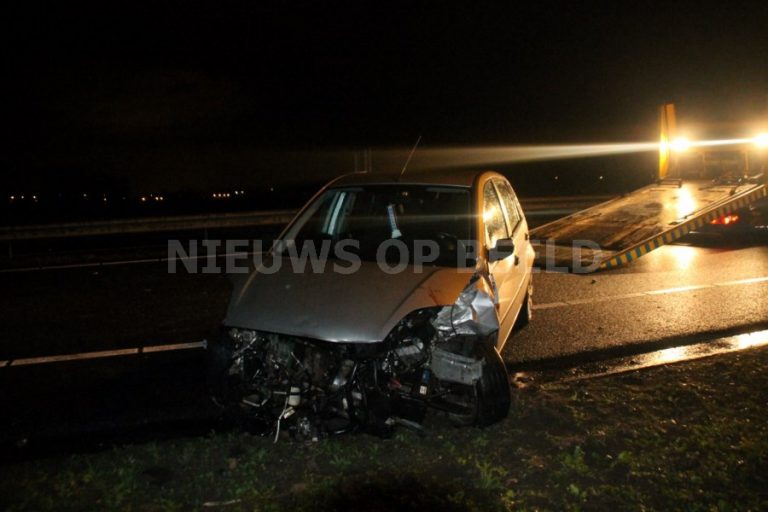 Dronken bestuurder ramt meerdere keren de vangrail N11 Alphen aan den Rijn