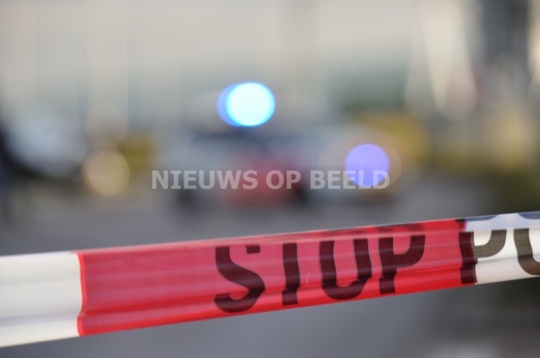 Koperdieven vluchten na crash met auto Vlietlandplein Schiedam