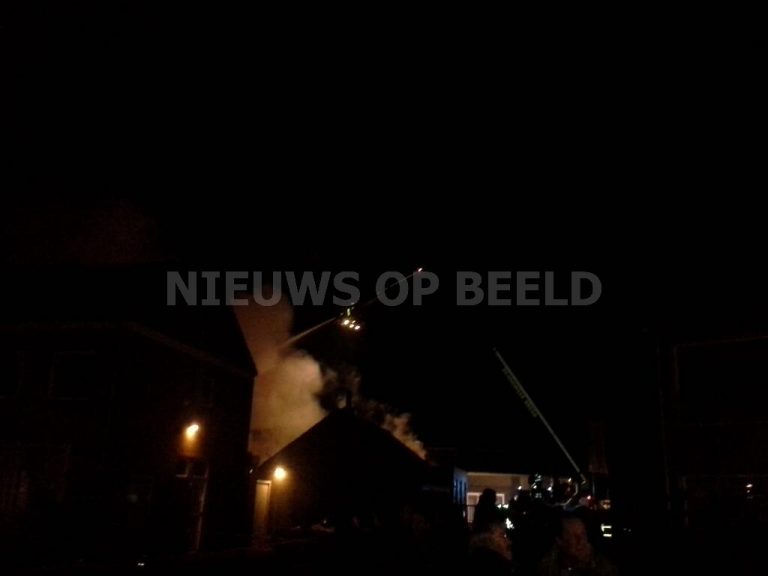 Zeer grote uitslaande brand bij interieurbedrijf Antonissen Fatimastraat Breda