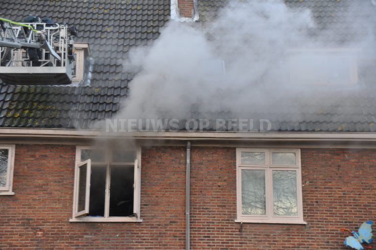 Uitslaande brand verwoest woning Lede Rotterdam