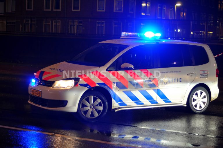 Scooterrijder rijdt tegen politiewagen aan tijdens dollemansrit in Hulst